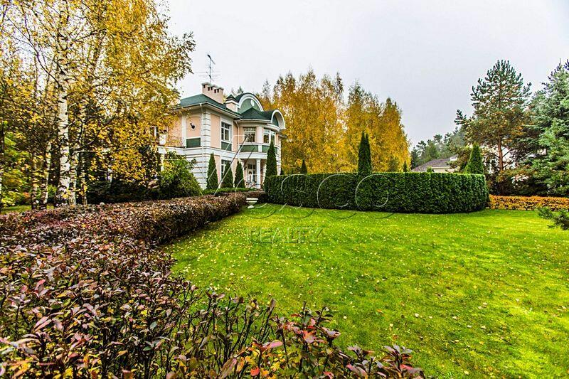 2-этажный коттедж 520 м² с отделкой