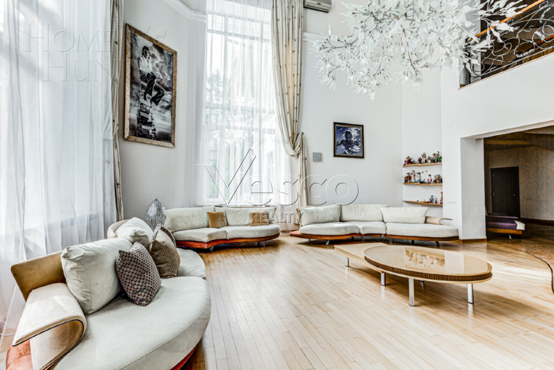 2-этажный коттедж 1 400 м² с отделкой