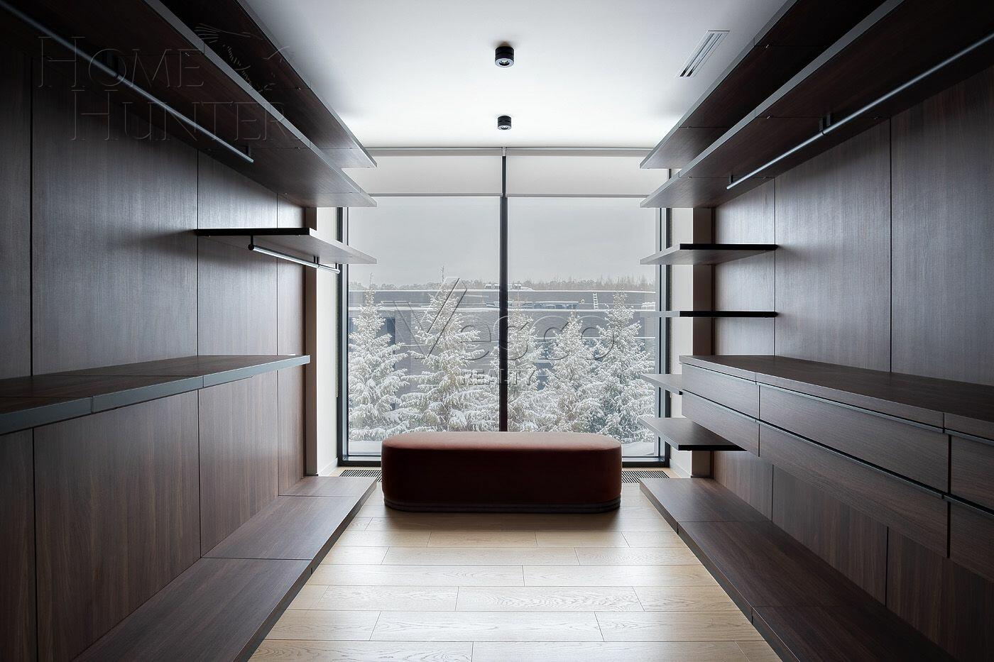 3-этажный коттедж 2 600 м² с отделкой