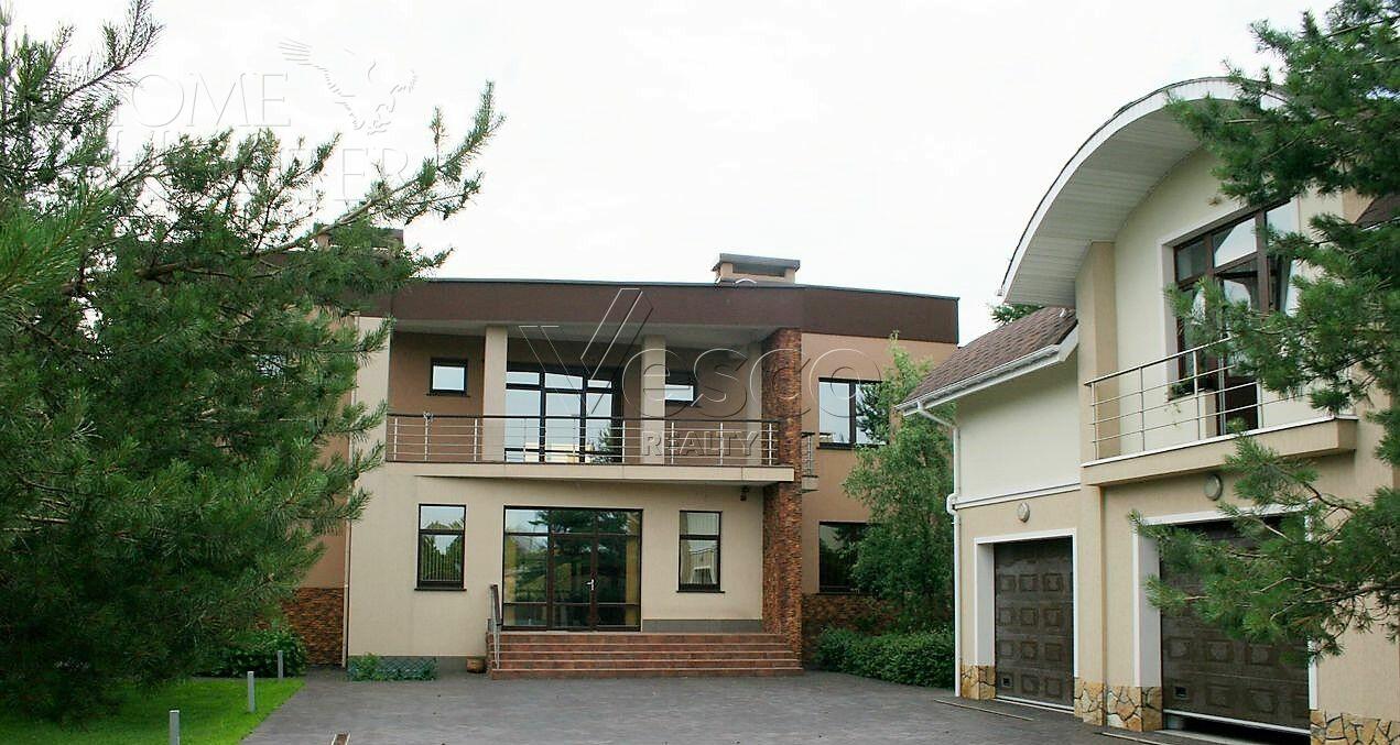 2-этажный коттедж 1 200 м² с отделкой