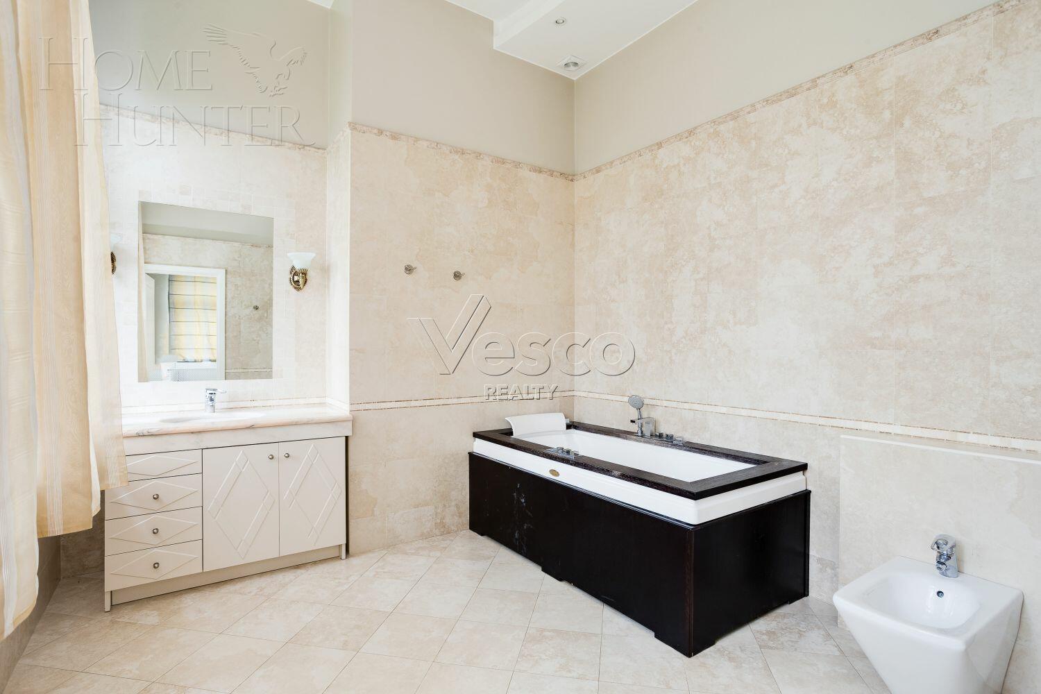 2-этажный коттедж 580 м² с отделкой