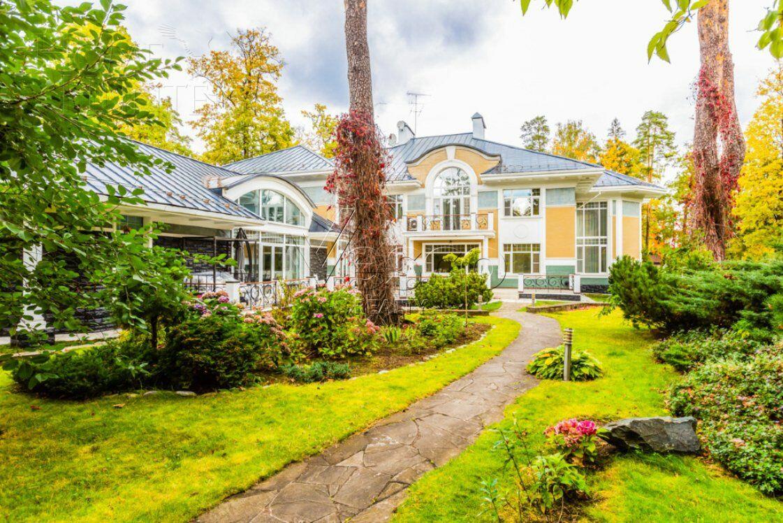 2-этажный коттедж 1 400 м² с отделкой