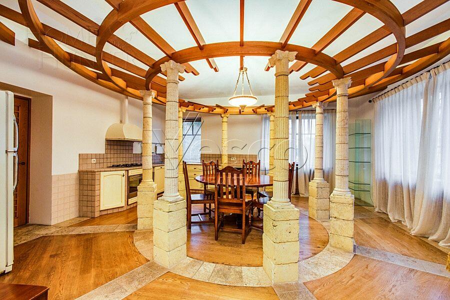 2-этажный коттедж 720 м² с отделкой