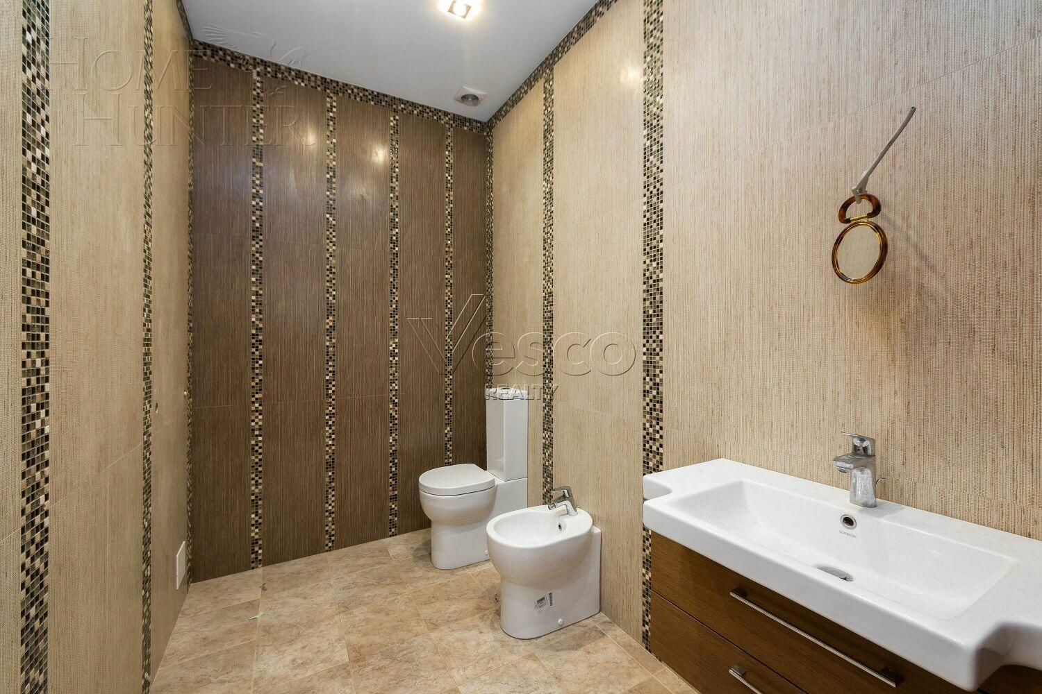 2-этажный коттедж 1 000 м² с отделкой