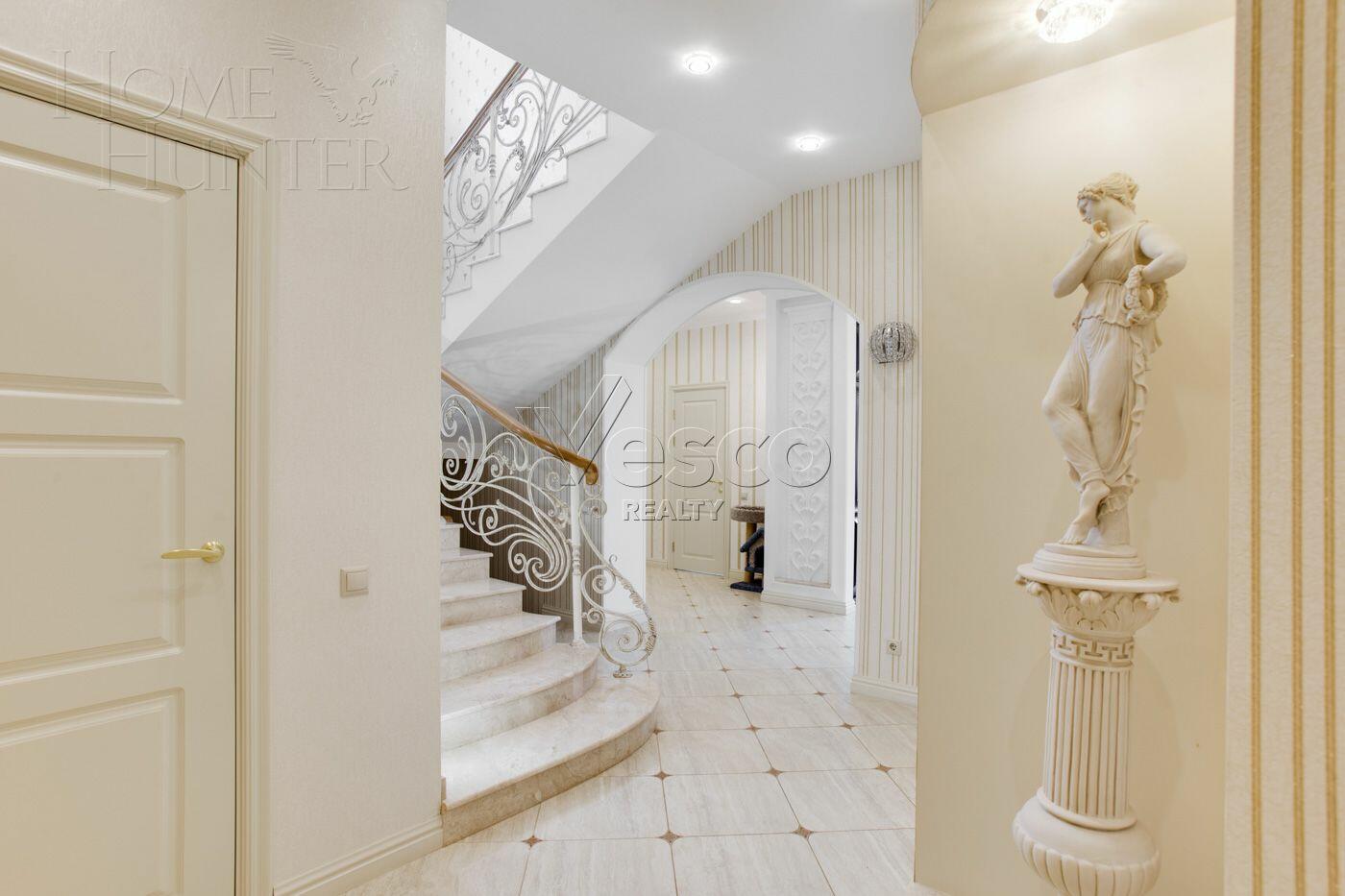 2-этажный коттедж 500 м² с отделкой