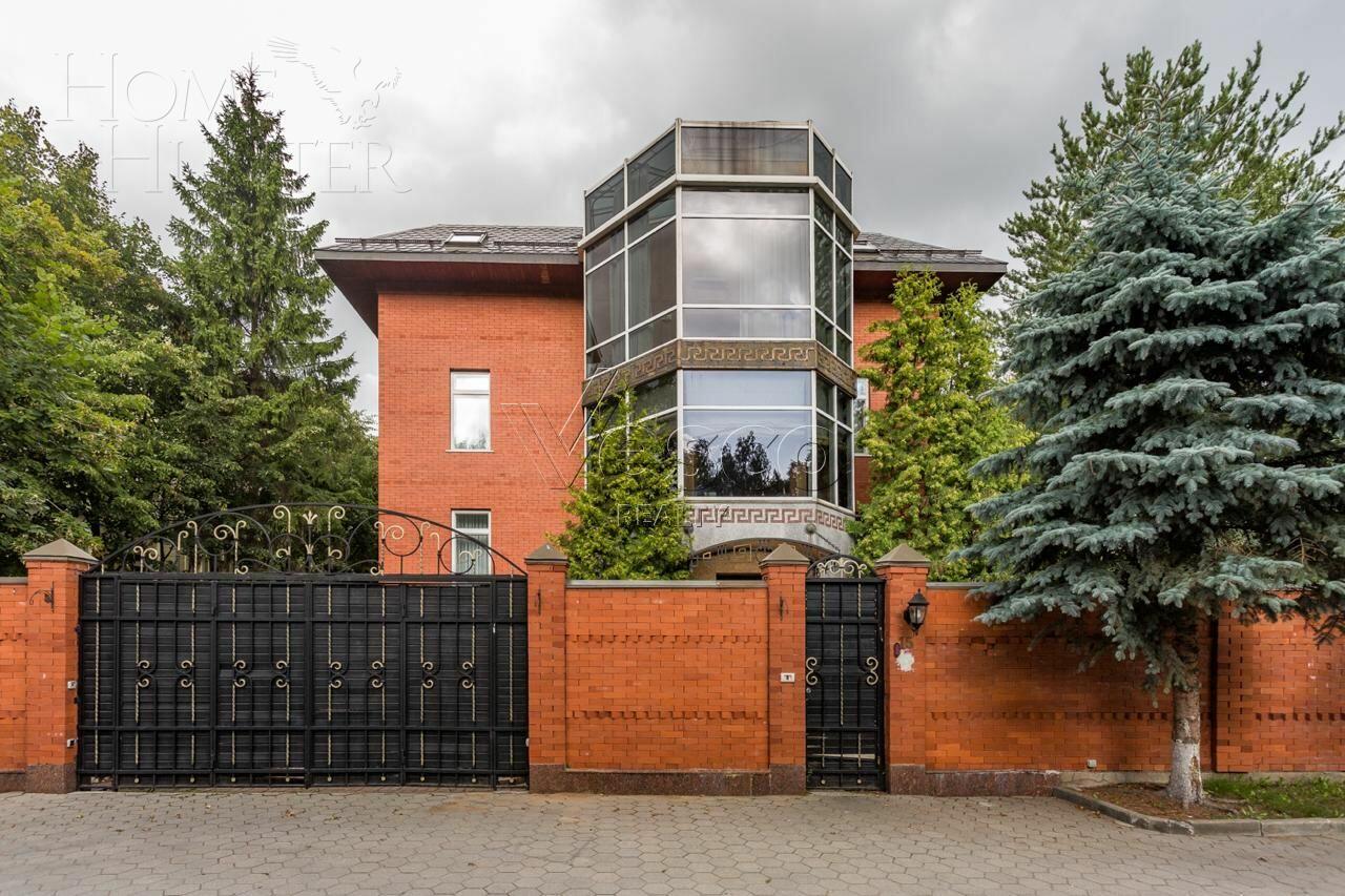 2-этажный коттедж 650 м² с отделкой