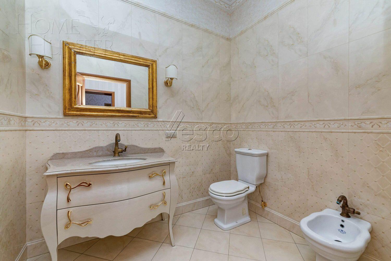 2-этажный коттедж 1 000 м² с отделкой