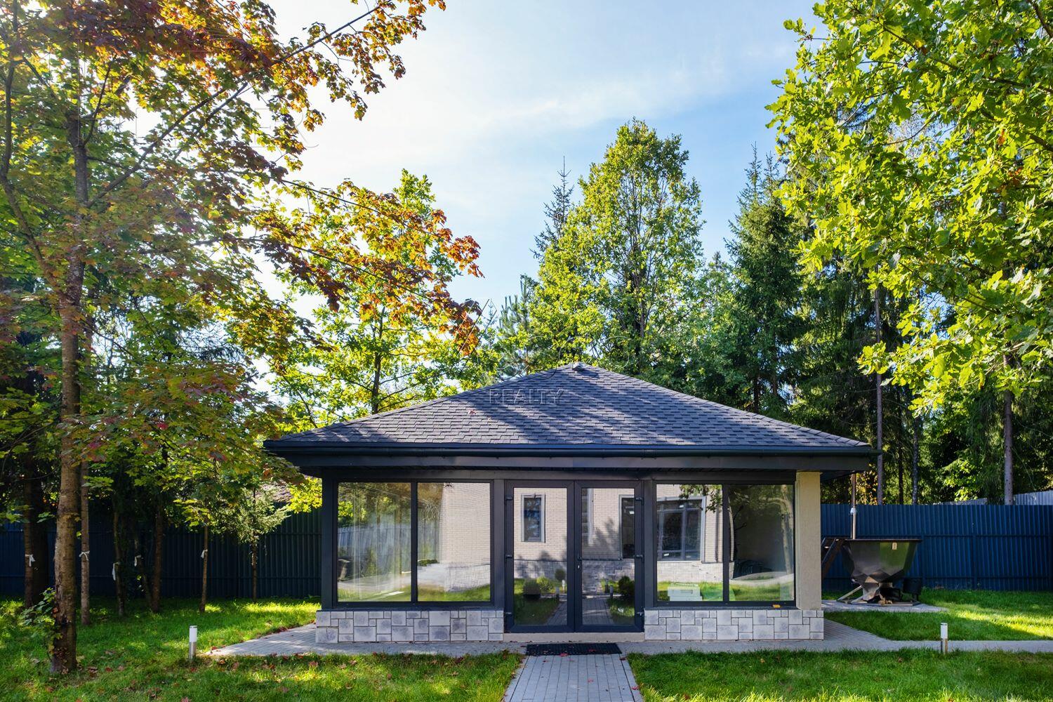 2-этажный коттедж 180 м² с отделкой