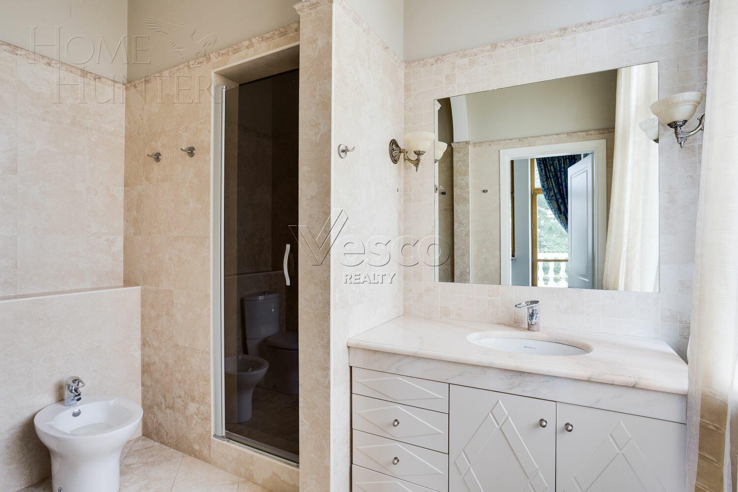 2-этажный коттедж 580 м² с отделкой