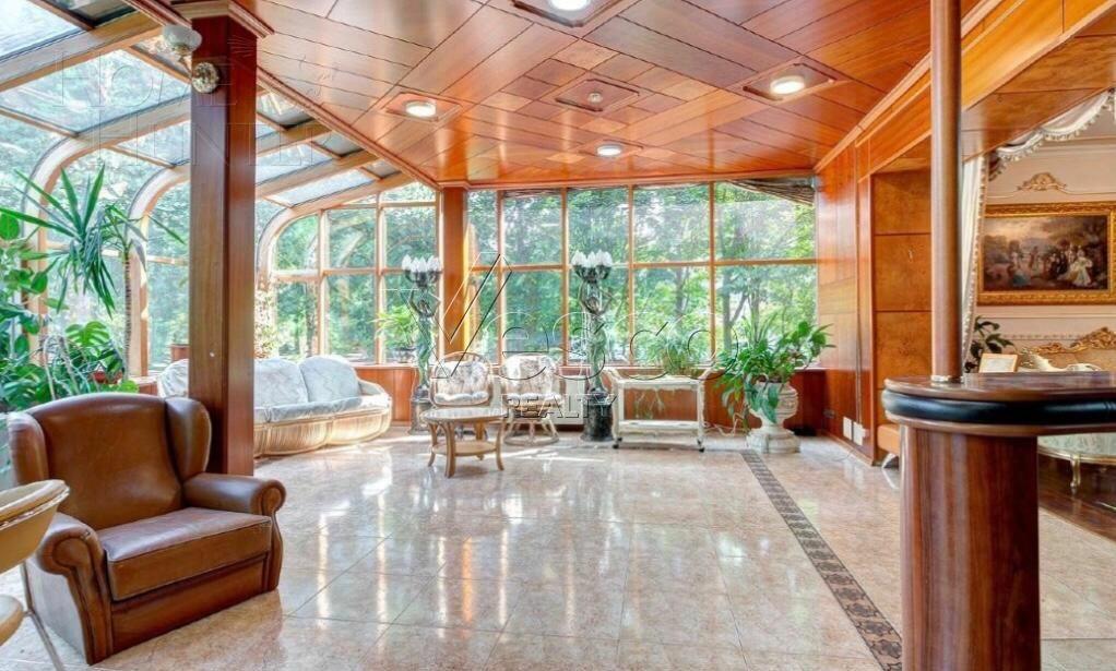 2-этажный коттедж 650 м² с отделкой