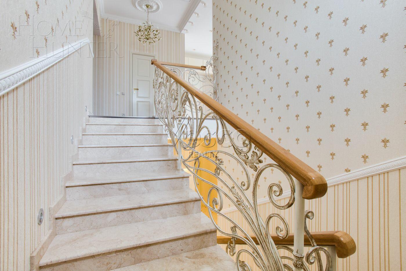 2-этажный коттедж 500 м² с отделкой