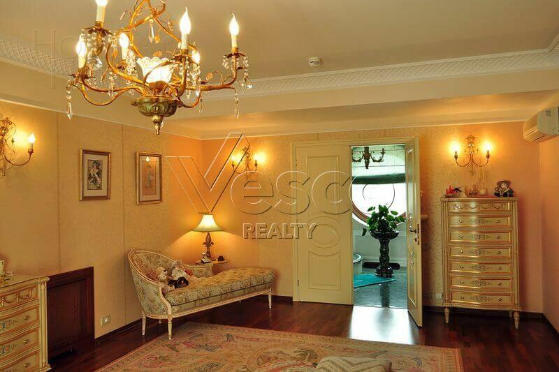 3-этажный коттедж 800 м² с отделкой