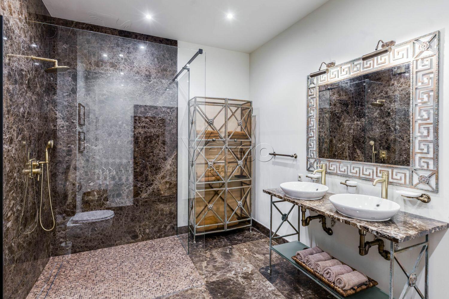 2-этажный коттедж 820 м² с отделкой