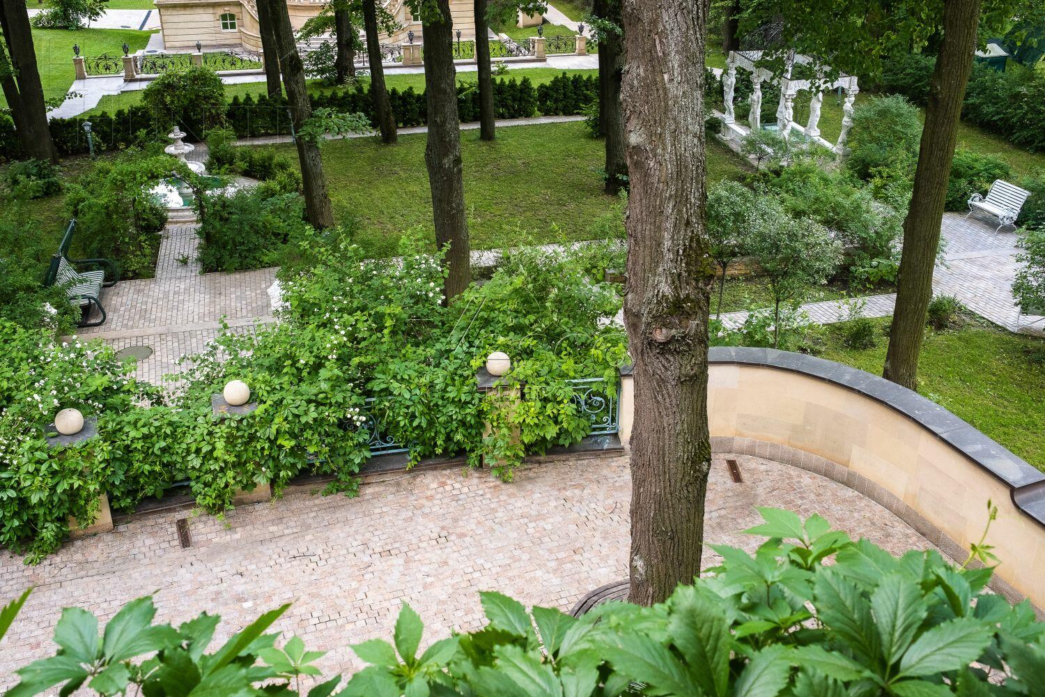 2-этажный коттедж 640 м² с отделкой