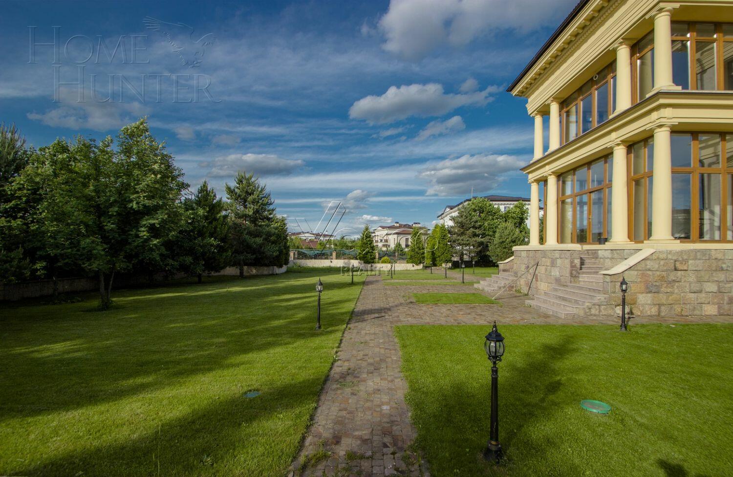 2-этажный коттедж 800 м² с отделкой