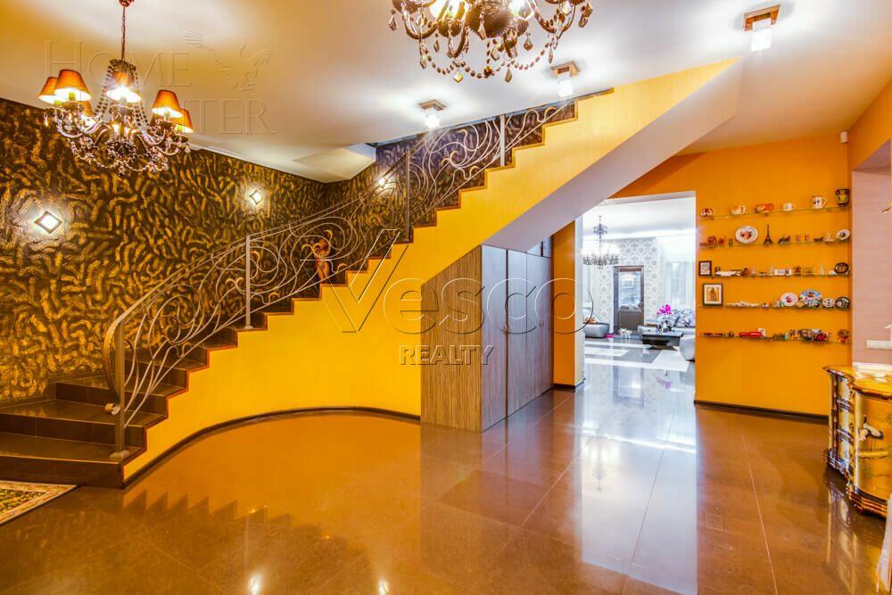 2-этажный коттедж 868 м² с отделкой