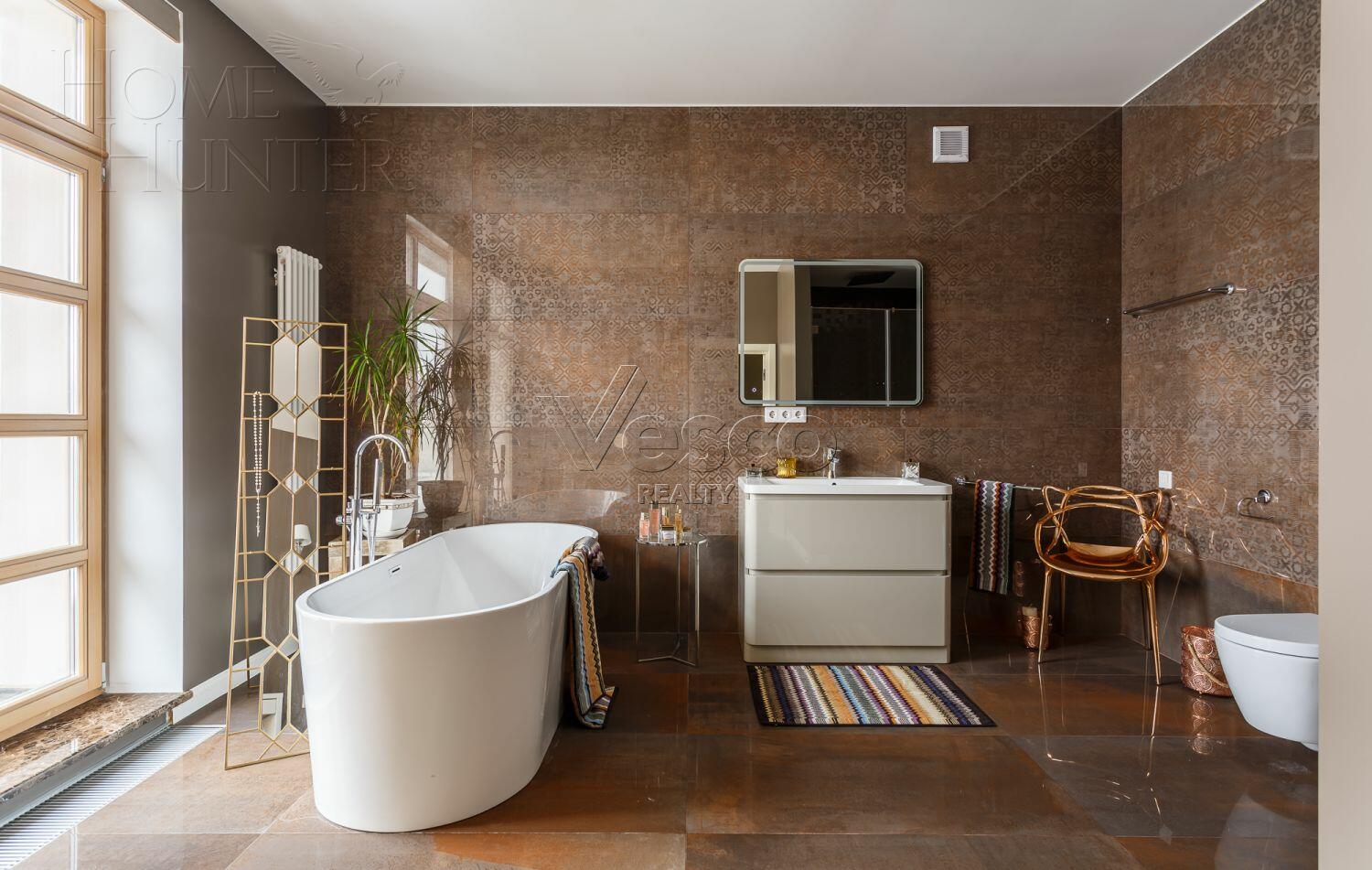 3-этажный таунхаус 360 м² с отделкой