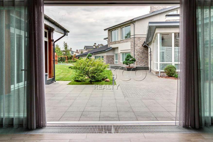 2-этажный коттедж 1 700 м² без отделки