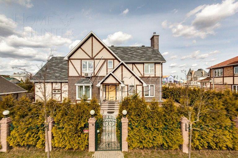 2-этажный коттедж 300 м² с отделкой