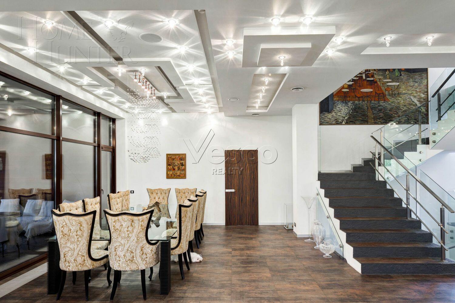 2-этажный коттедж 1 200 м² с отделкой