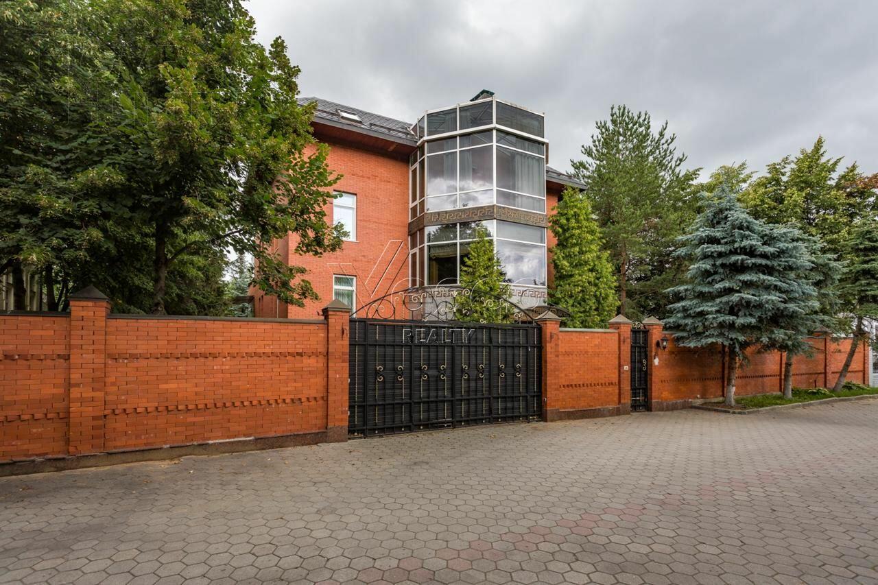 2-этажный коттедж 650 м² с отделкой