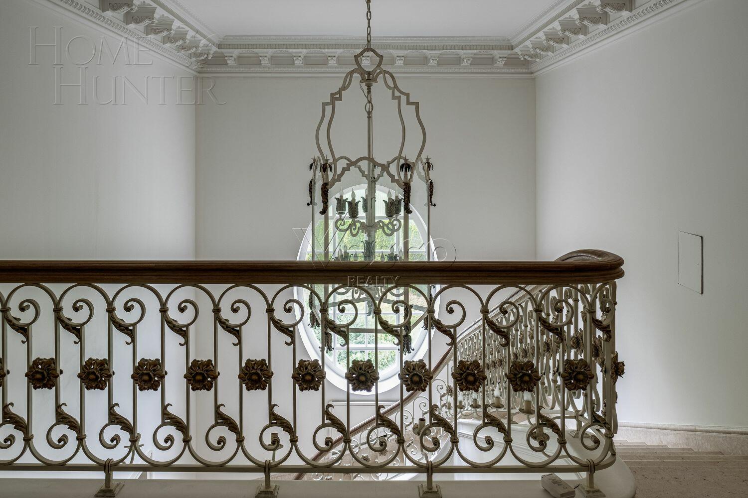 2-этажный коттедж 640 м² с отделкой