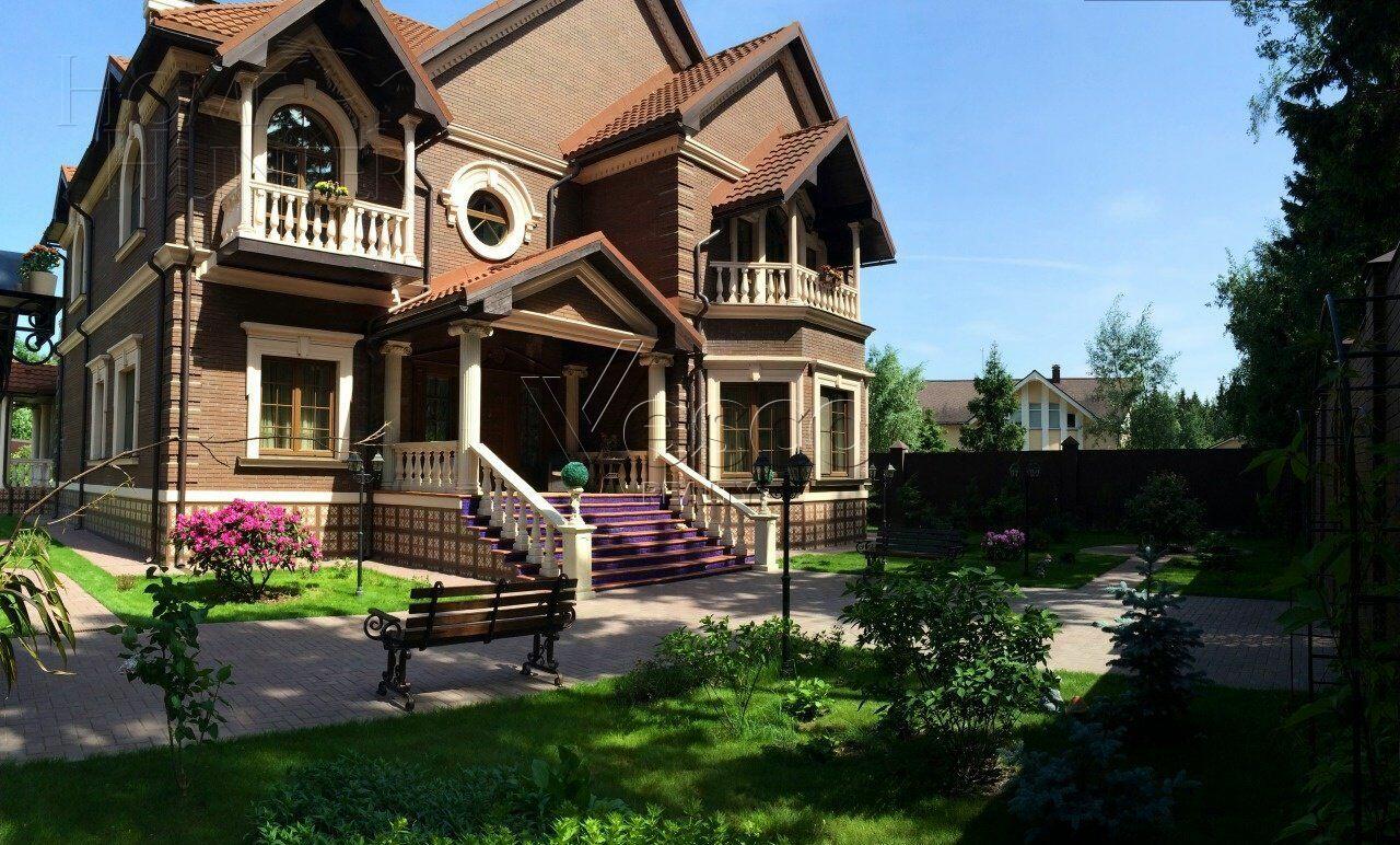 3-этажный коттедж 910 м² с отделкой