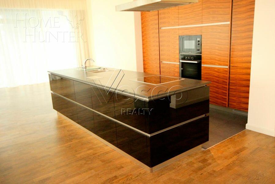 3-КОМН. АПАРТАМЕНТЫ С ОТДЕЛКОЙ 219 М² НА 23 ЭТАЖЕ