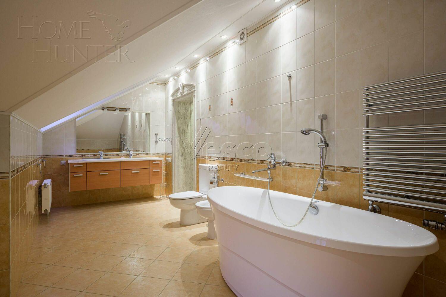 2-этажный коттедж 1 720 м² с отделкой