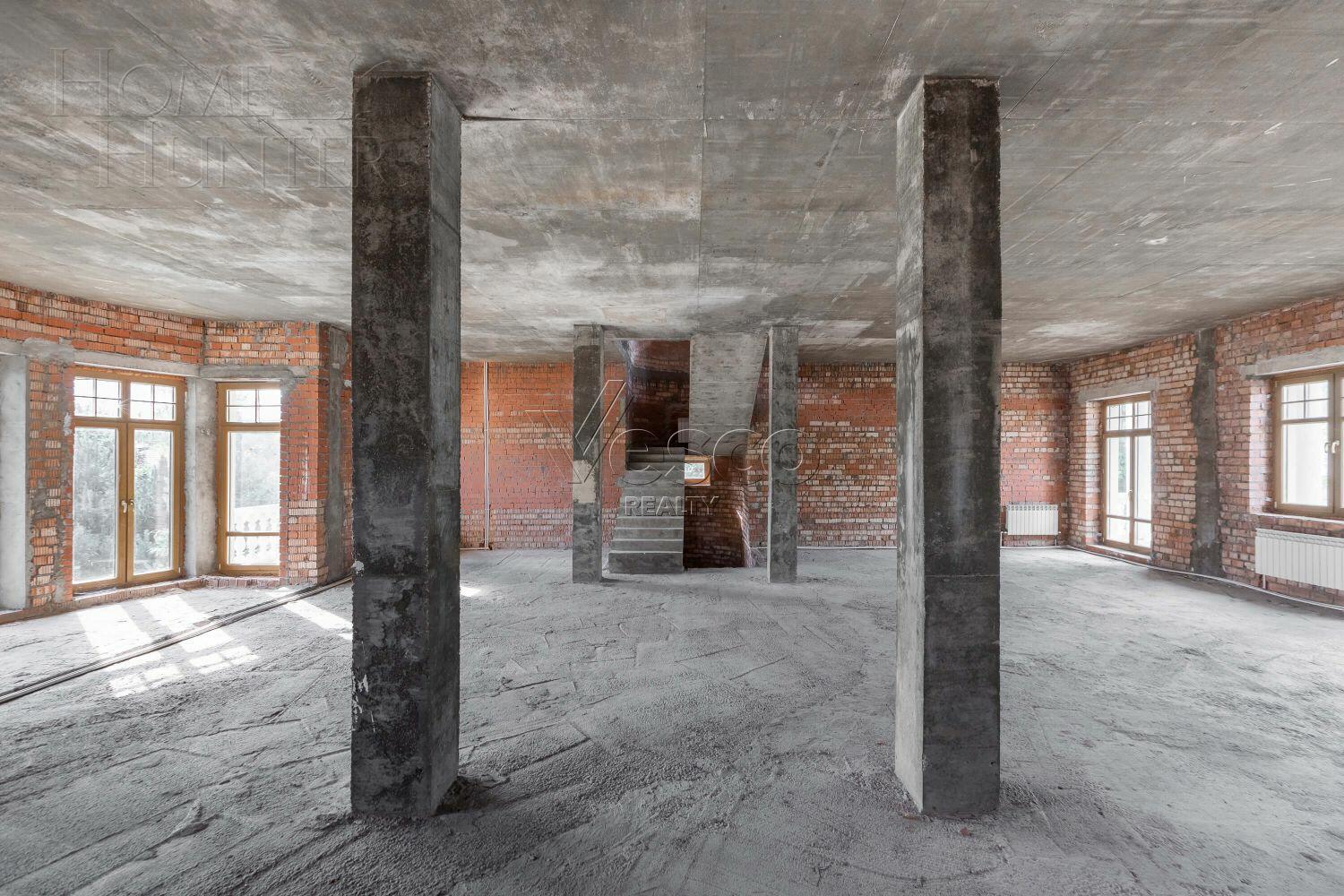 2-этажный коттедж 600 м² без отделки