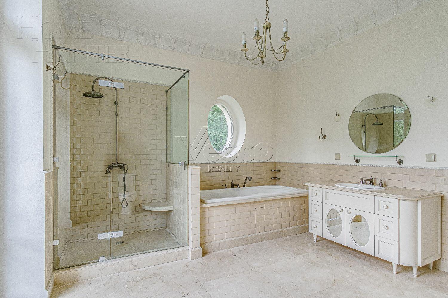 2-этажный коттедж 640 м² с отделкой