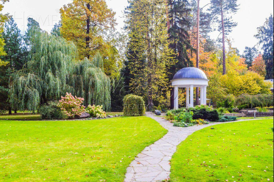 2-этажный коттедж 1 400 м² с отделкой