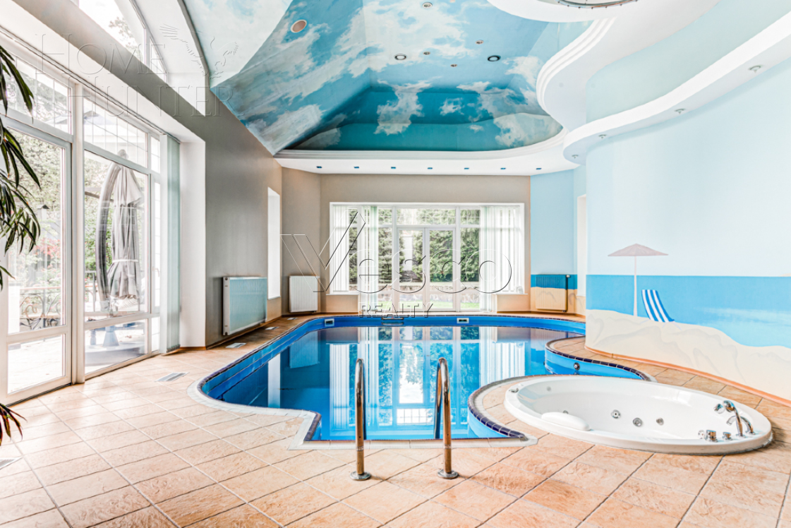 2-этажный коттедж 1 400 м² с отделкой