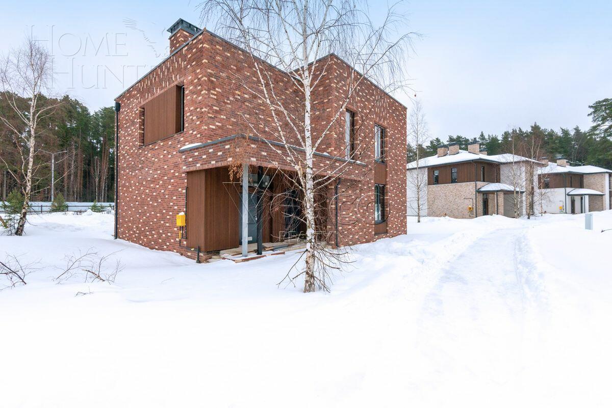 2-этажный коттедж 290.2 м² без отделки