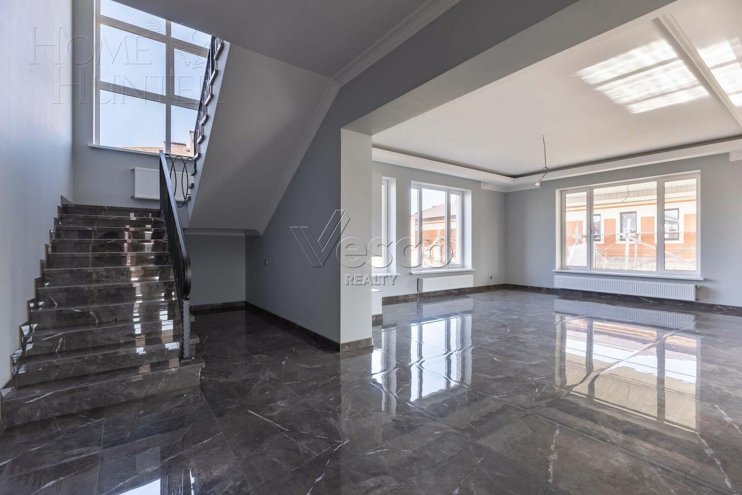 2-этажный коттедж 307 м² с отделкой