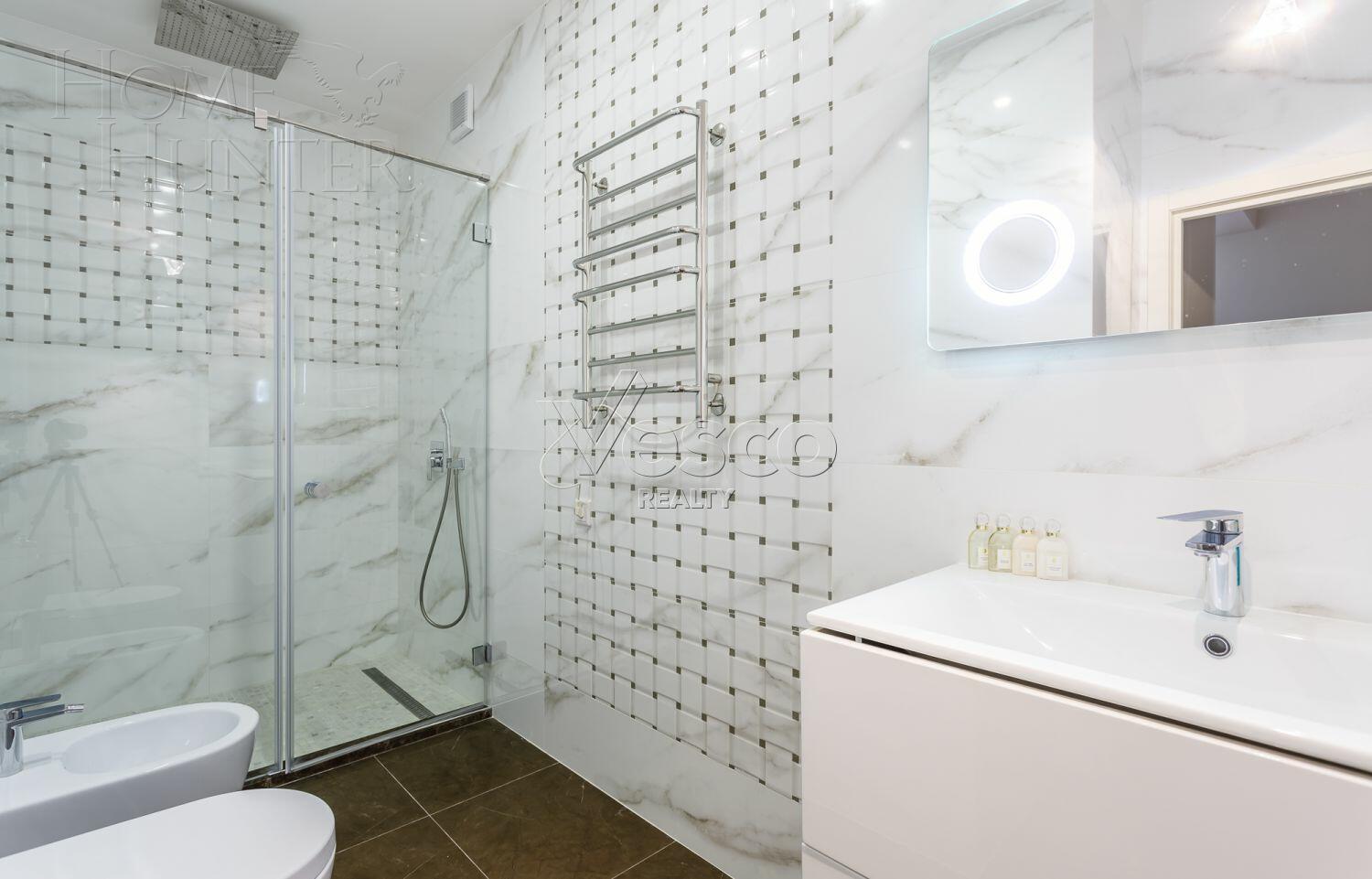 3-этажный таунхаус 360 м² с отделкой