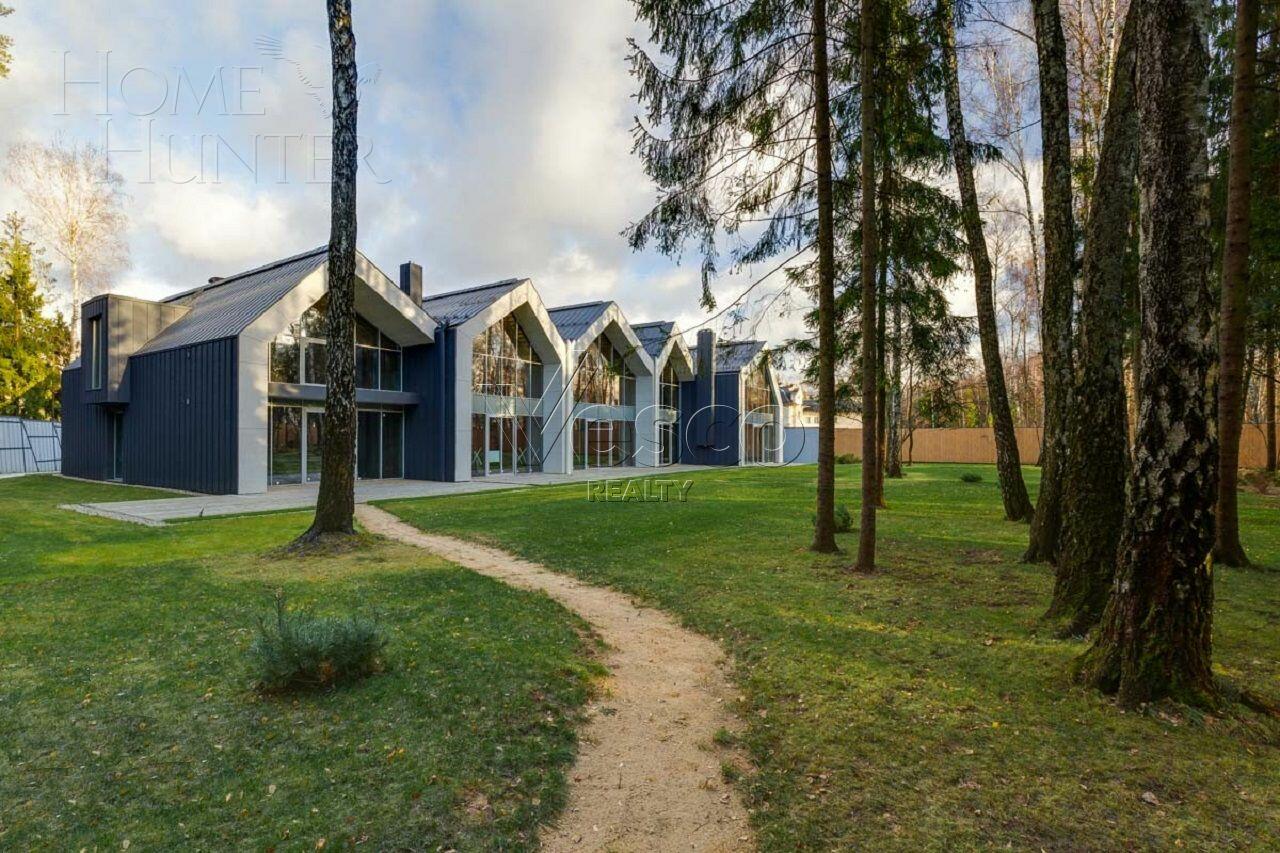 2-этажный коттедж 3 067 м² без отделки