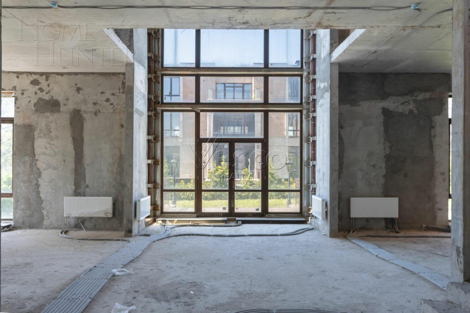 4-УРОВНЕВЫЙ ОСОБНЯК БЕЗ ОТДЕЛКИ 840 М² НА 1 ЭТАЖЕ