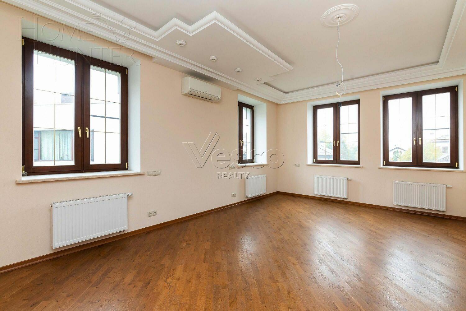 2-этажный коттедж 1 000 м² с отделкой