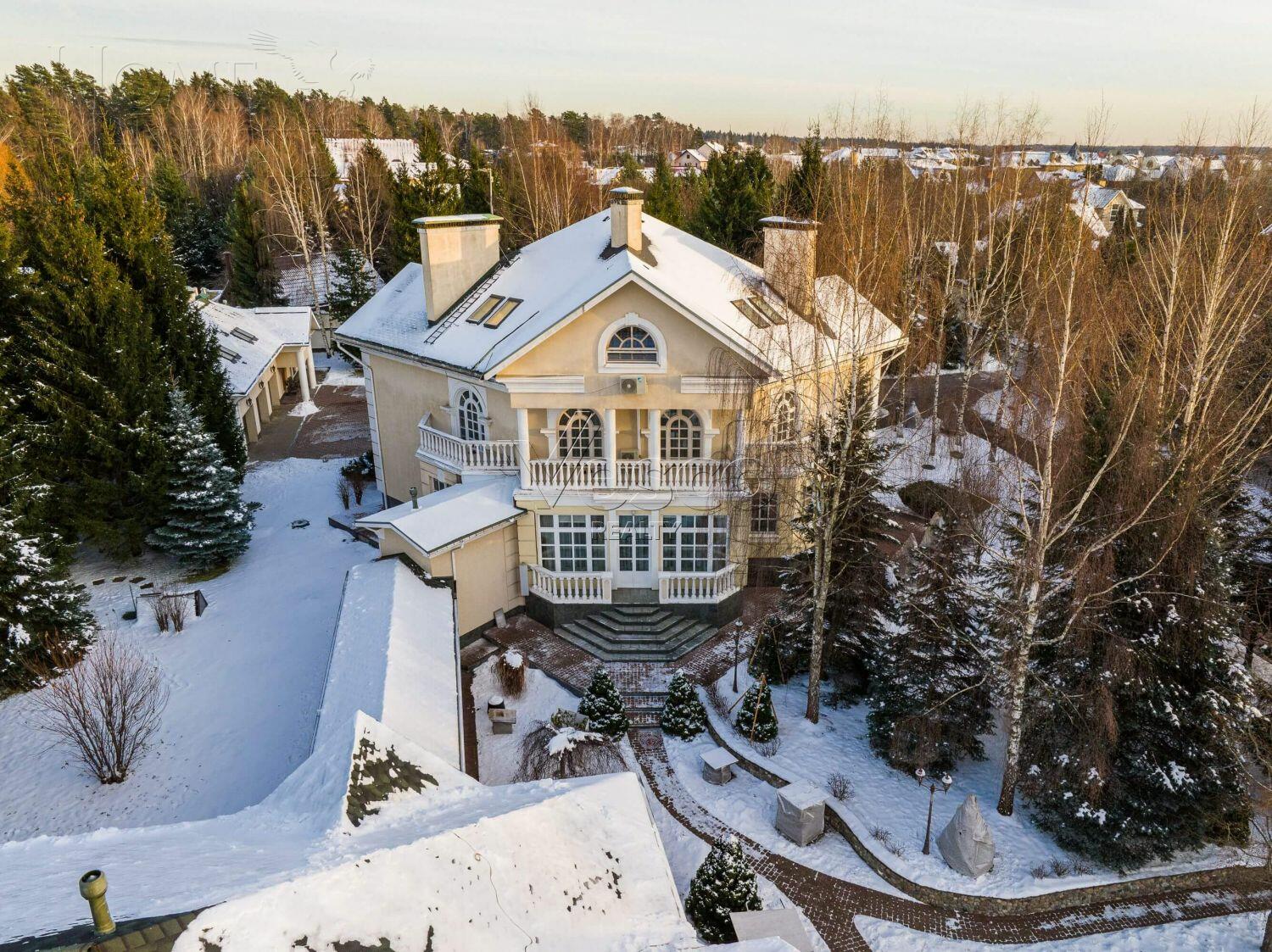 2-этажный коттедж 1 720 м² с отделкой