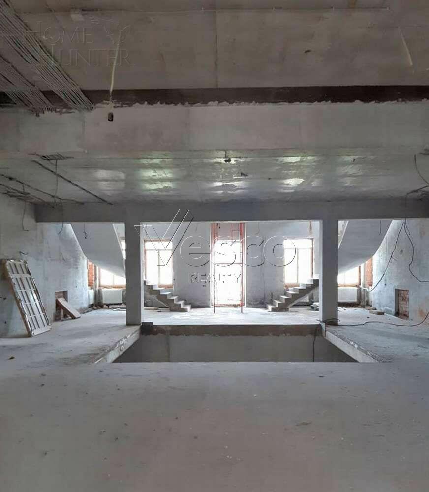 3-этажный коттедж 1 230 м² без отделки