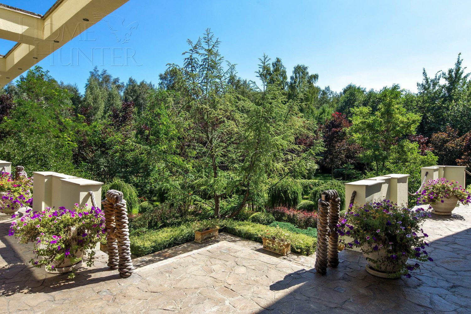 2-этажный коттедж 1 200 м² с отделкой