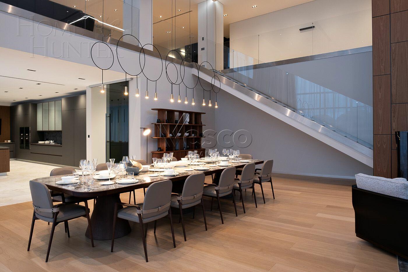 3-этажный коттедж 2 600 м² с отделкой