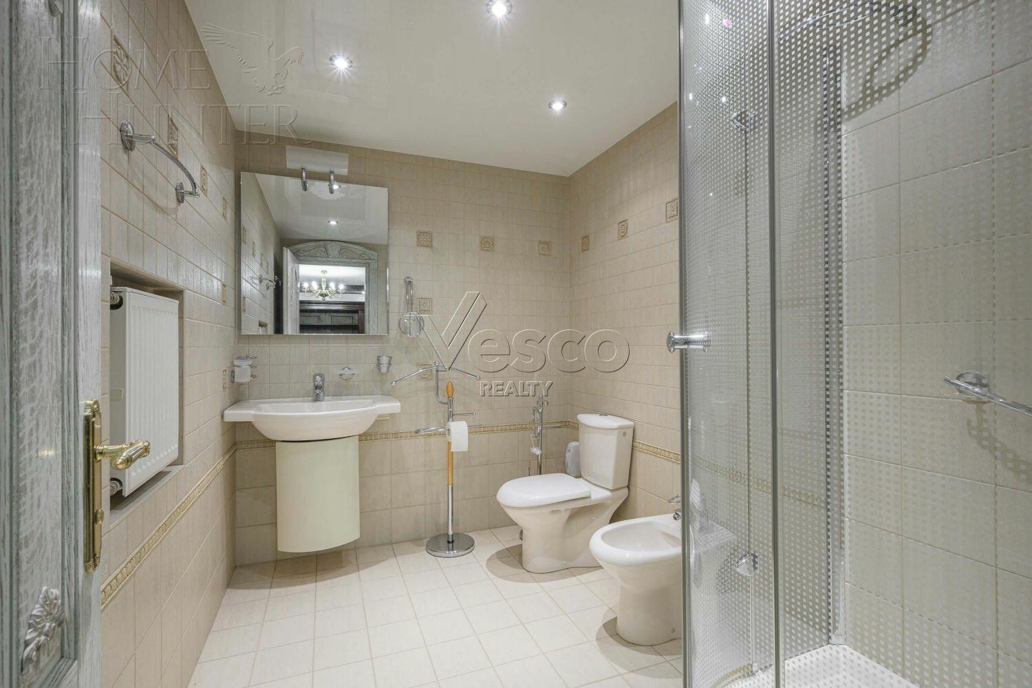 2-этажный коттедж 1 720 м² с отделкой