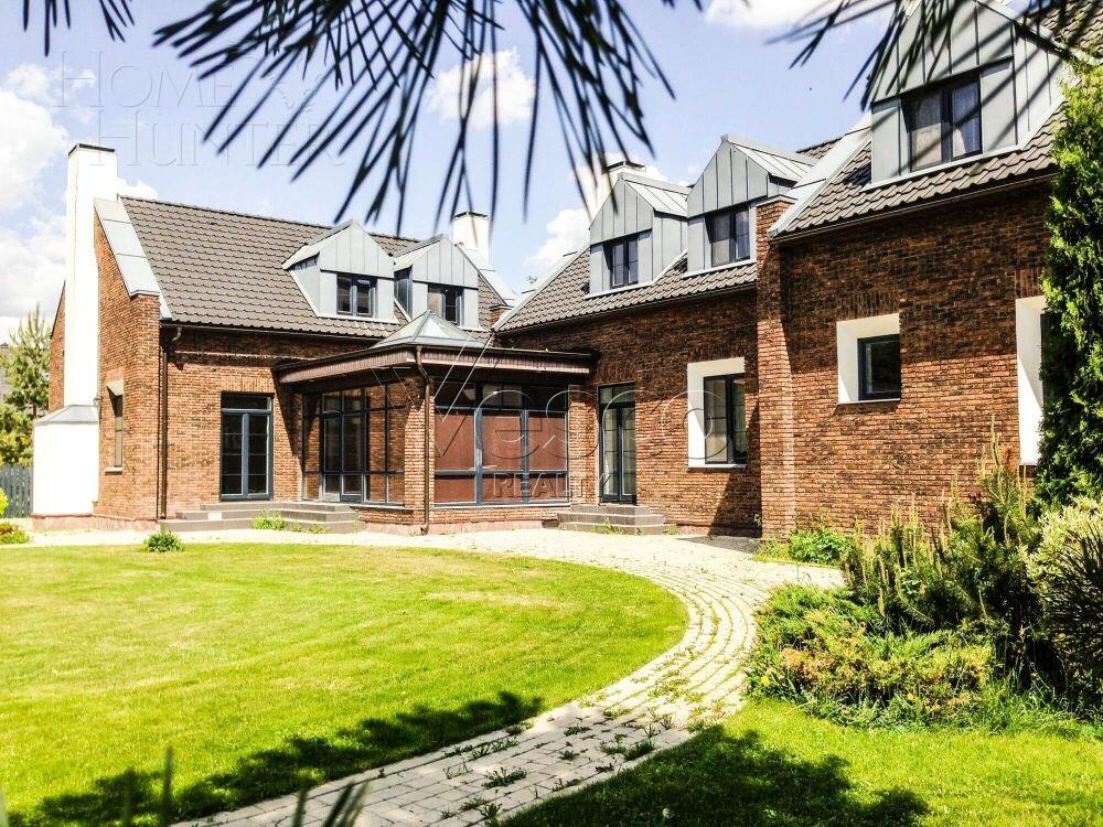 2-этажный коттедж 470 м² с отделкой