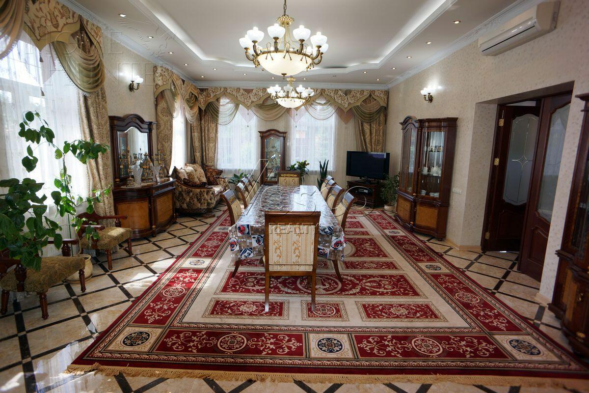 2-этажный коттедж 500 м² с отделкой