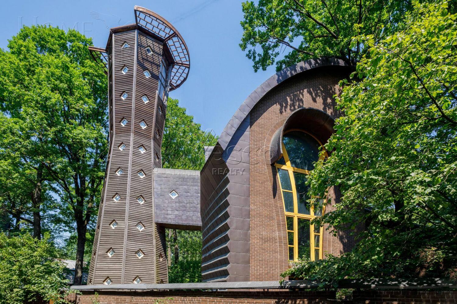 3-этажный коттедж 1 018 м² без отделки