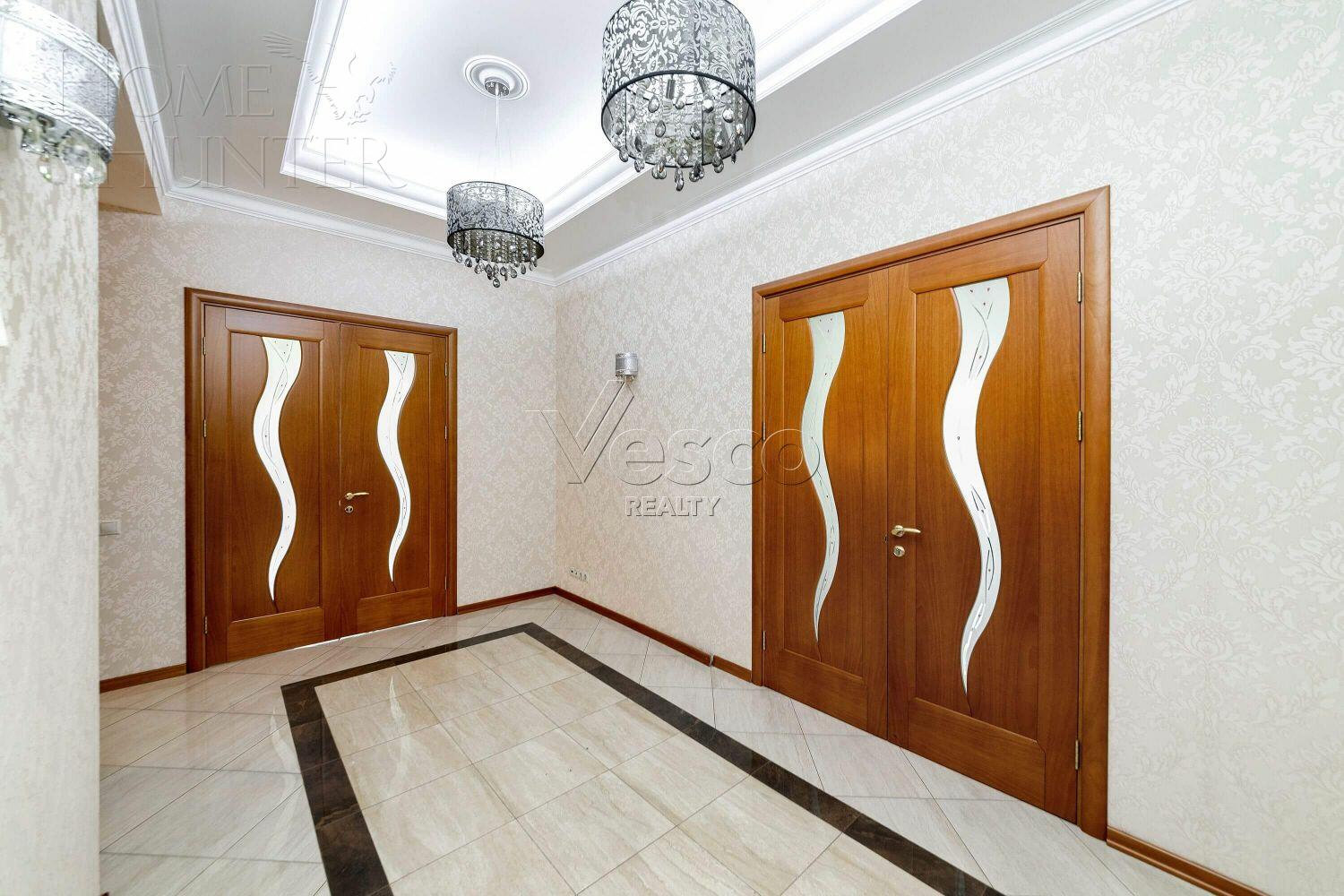 2-этажный коттедж 1 000 м² с отделкой