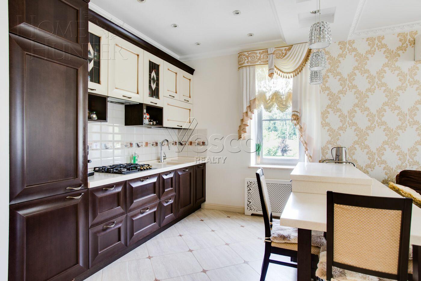 2-этажный коттедж 500 м² с отделкой