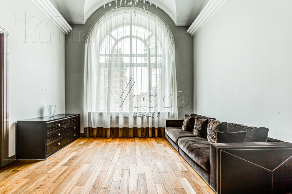 2-этажный коттедж 1 400 м² с отделкой